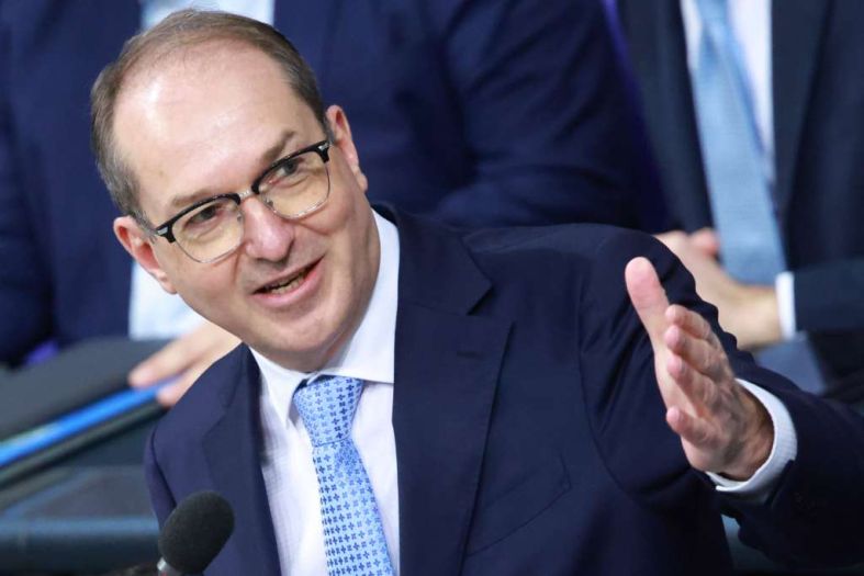 Njemački ministar policije: Uzvratit ćemo na cyber napade