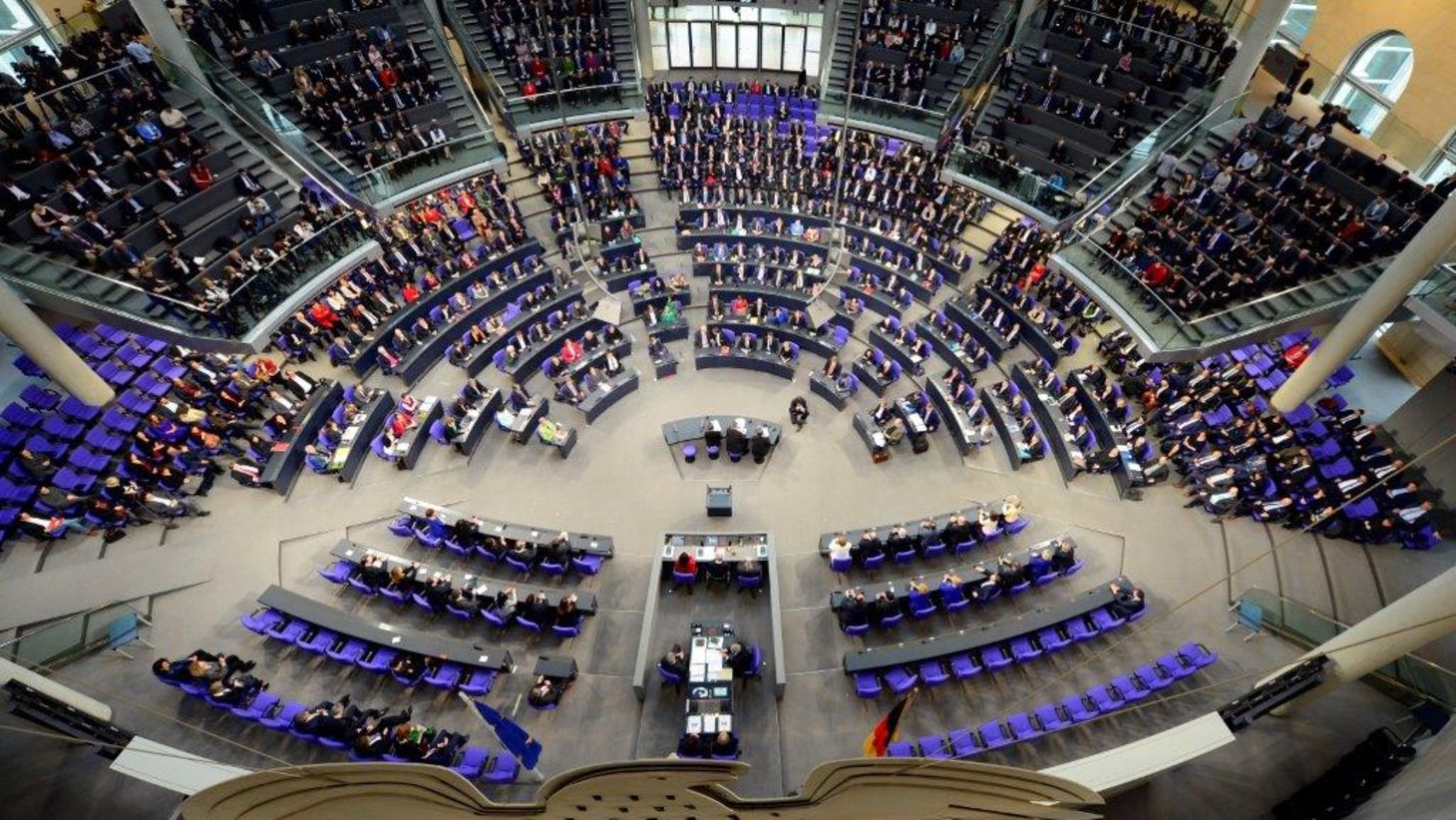 Njemački parlament usvojio peticiju o isporuci teškog naoružanja Ukrajini