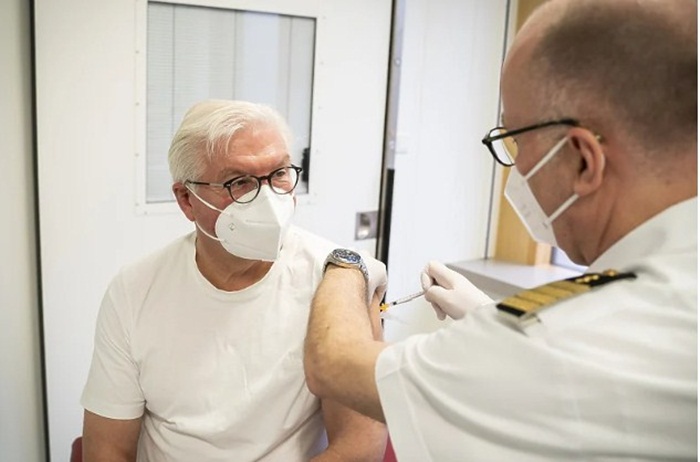 Njemački predsjednik Steinmeier imuniziran AstraZeneca vakcinom