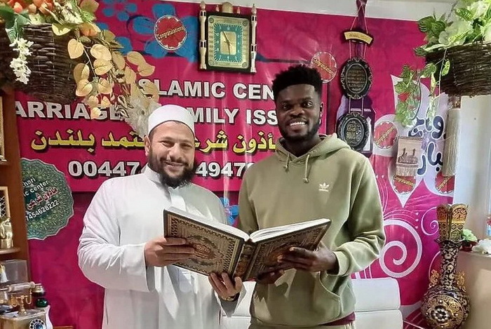 Nogometaš Arsenala Thomas Partey prešao na islam