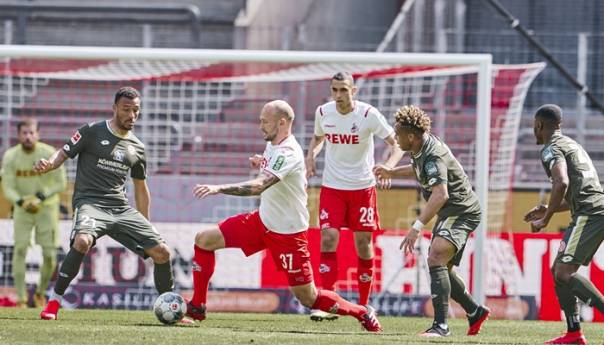 Nogometaši Kölna "prosuli" dva gola prednosti i remizirali s Mainzom