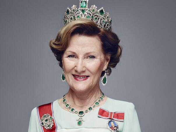 Norveška kraljica prevezena helikopterom zbog problema s disanjem