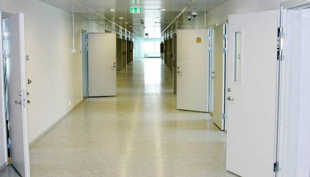 Norveška oslobodila 100 zatvorenika da služe kazne od kuće zbog koronavirusa