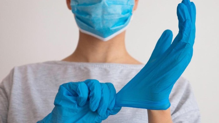 Nošenje rukavica i maski na otvorenom obavezno u RS