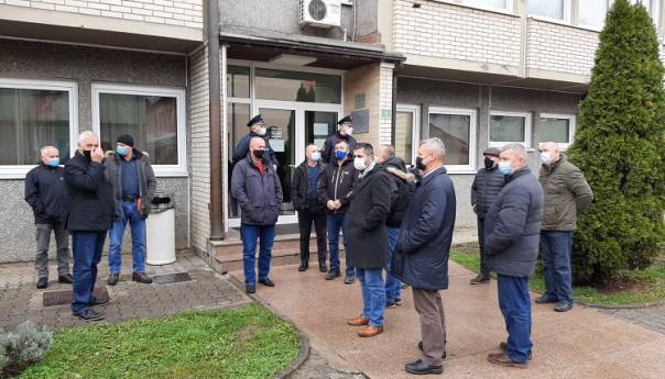 Nosioci najvećih ratnih priznanja USK izrazili protest zbog neusvajanja zakona