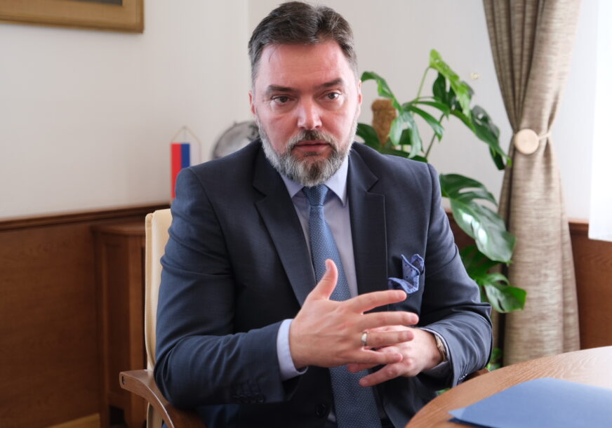Notorna laž da Dodik planira bijeg, tražiću sastanak zbog Helezovih spekulacija