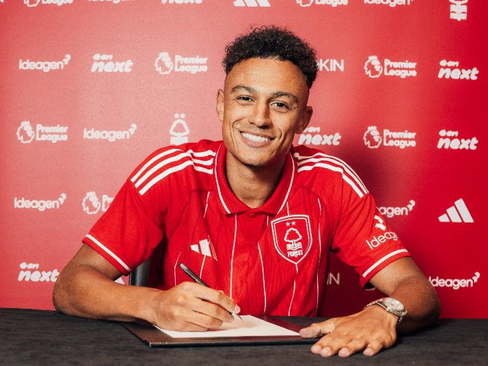 Nottingham Forest doveo Dana Ndoyea