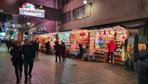 Nova godina u Sarajevu: Ulice nisu puste, pojačane kontrole