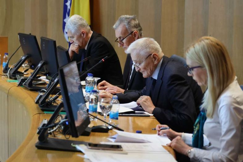 Nova igra HDZ-a i SNSD-a: Prvo Izborni zakon, onda "smjena" Špirića