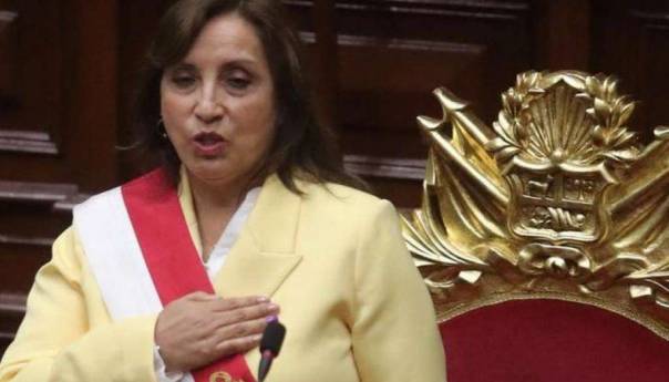 Nova predsjednica Perua najavila izbore do aprila 2024.