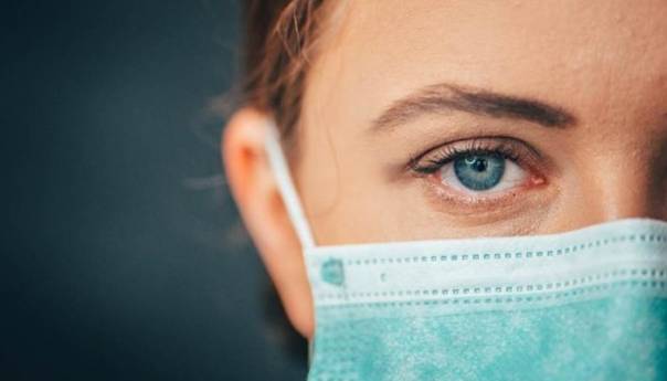 Nova studija: Maske blokiraju 99,9 posto velikih kapljica