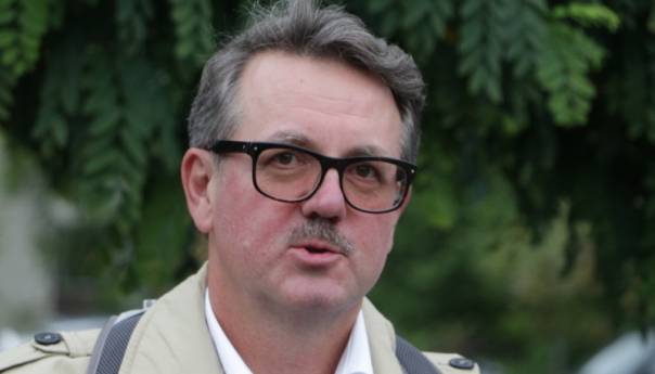 Novalić bio "na svim snajperima", šta god da je uradio sudili bi mu; u Vladi svi znali za šta ide novac