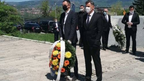 Novalić: Borba protiv fašizma za građane BiH još uvijek traje