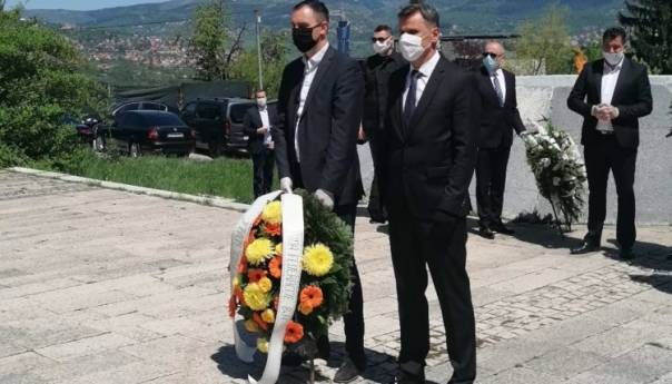 Novalić: Borba protiv fašizma za građane BiH još uvijek traje