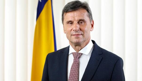 Novalić čestitao Dan državnosti: ZAVNOBIH je putokaz