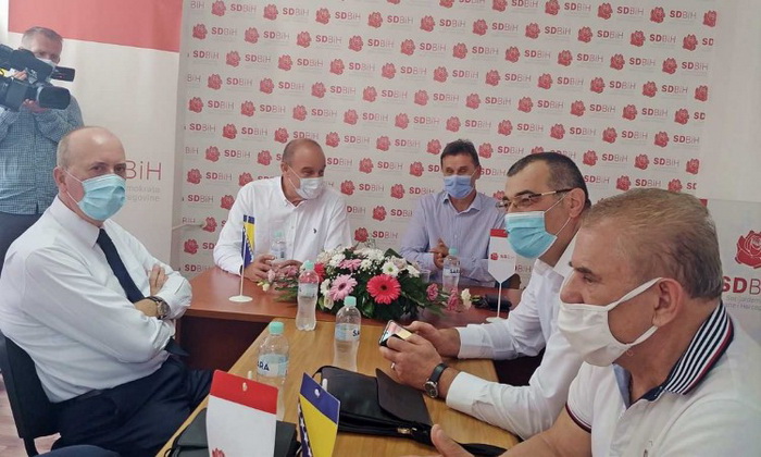 Novalić čestitao na izboru dr. Jusufovića za kandidata u Tuzli