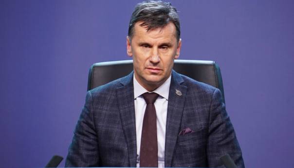 Novalić: Hitno djelovati na svim nivoima, usporiti širenje zaraze