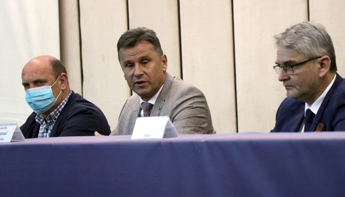 Novalić i Bukvarević sa borcima: Stabilnost socijalnih davanja