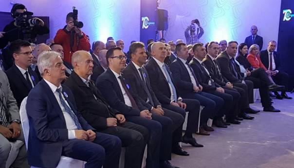 Novalić i Džindić su svečanost napustili prije dolaska zaraženog koronavirusom