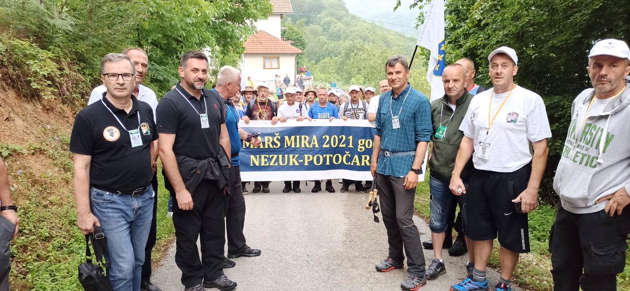 Novalić i Ramić pridružili se Maršu mira u Mravinjcima