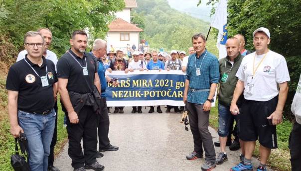 Novalić i Ramić pridružili se Maršu mira u Mravinjcima