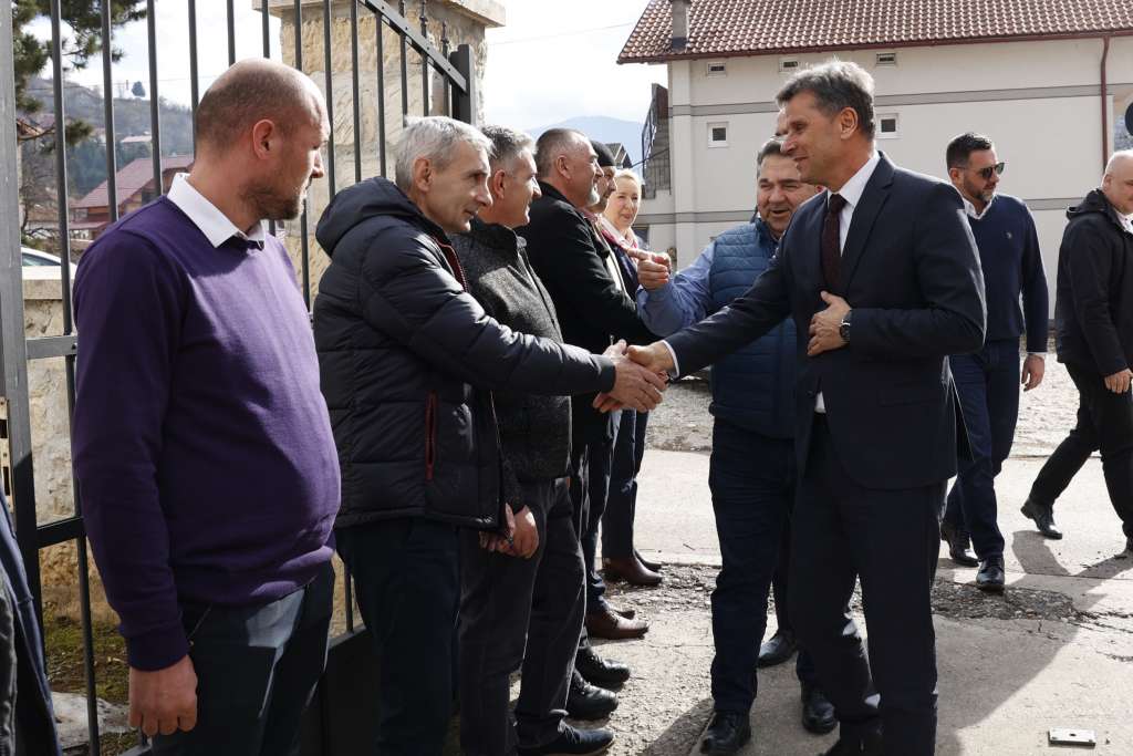 Novalić i Ramić u Foči: Povećana izdvajanja za povratnike