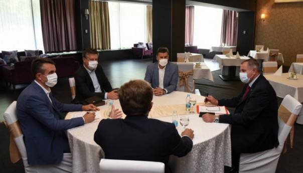 Novalić i Višković dogovorili deblokadu 'Elektroprenosa BiH' i plan investicija