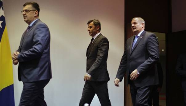 Novalić i Višković u Doboju o koronavirusu