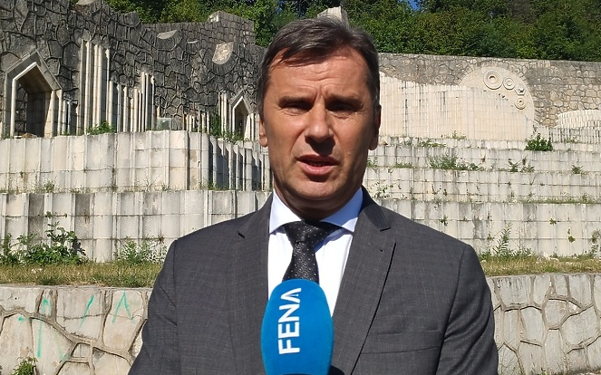 Novalić ispunio obećanje: Za obnovu Partizanskog groblja 200 hiljada KM