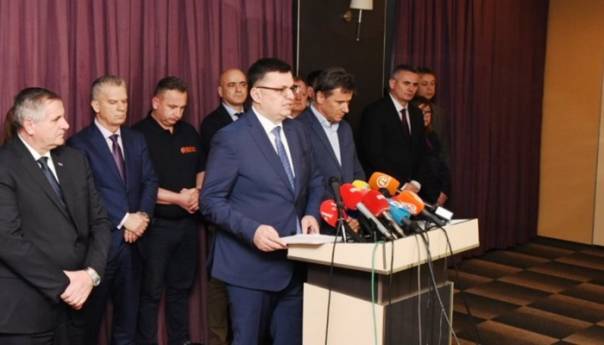 Novalić: Kontrolišu se putnici na aerodromima