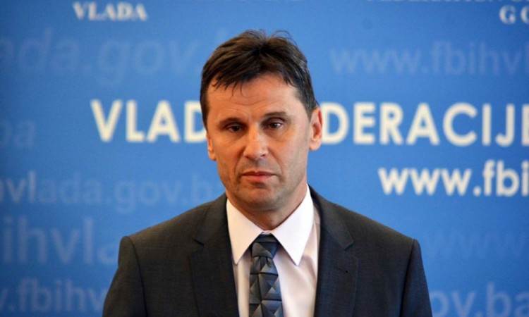 Novalić: Korona je teška bolest, to je jedan jako opak put
