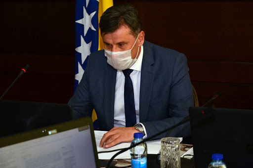 Novalić: Medijski radnici moraju ući u prioritet za vakcinisanje