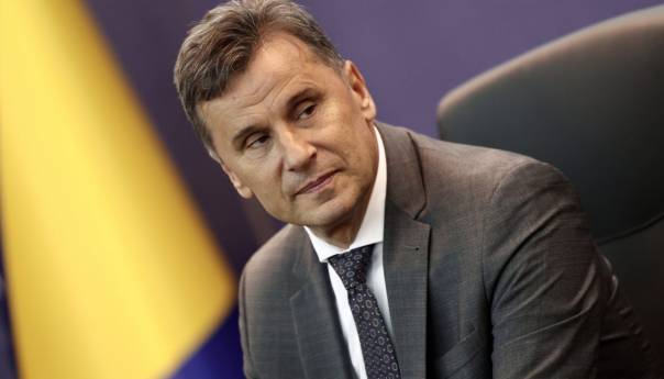 Novalić na 'crnoj listi' zbog pisma penzionerima, Stanković zbog korupcije