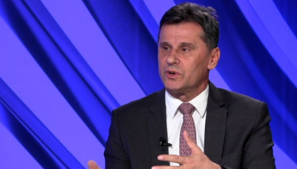 Novalić: Najniža penzija krajem 2021. godine iznosila je 382 KM, a sada je 517 KM, nema predaje