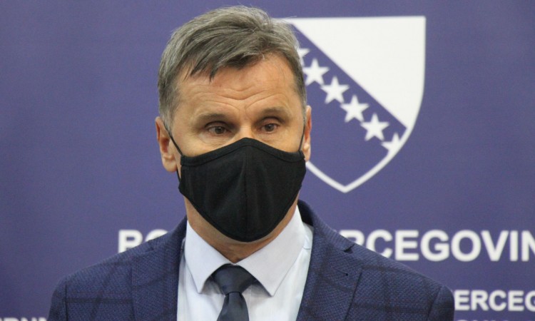 Novalić: Nećemo ići u zatvaranje, poštujte mjere i vakcinišite se