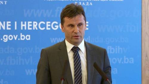 Novalić: Neka Božić donese sreću, mir i zadovoljstvo