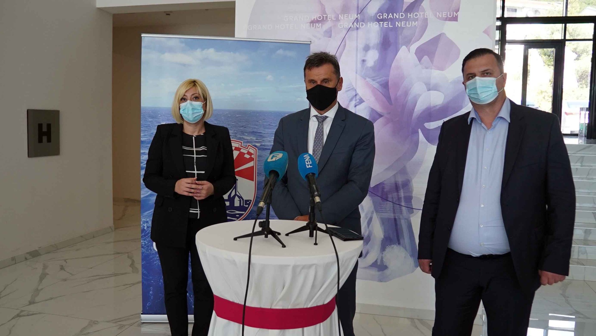 Novalić obećao pomoć Neumu i kupnju protupožarnih letjelica