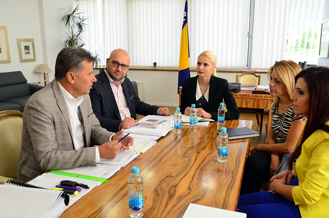 Novalić održao sastanak o uspostavljanju servisnih centara u FBiH