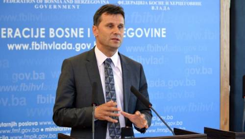 Novalić: Plate smanjiti počev od mene, predsjednik Sindikata ima 3000 KM