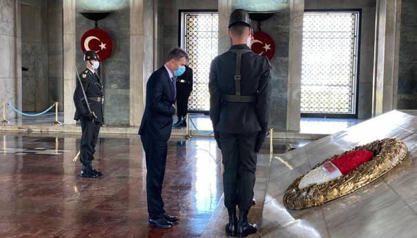Novalić posjetio Ataturkov mauzolej u Ankari