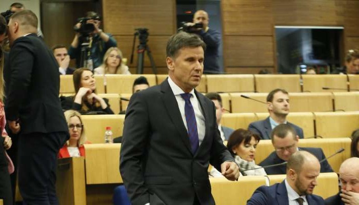 Novalić: Predloženi amandmani štetni, nadam se da su samo privremeni