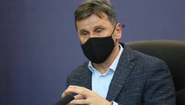 Novalić: Radit ćemo 24 sata dok ne osiguramo vakcine za građane