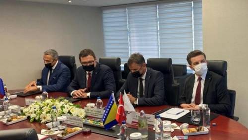 Novalić s čelnicima Exim Bank o aerodromu u Bihaću i autoputu