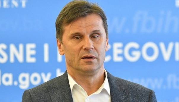 Novalić sazvao proširenu sjednicu Vlade o koronavirusu