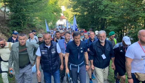 Novalić se pridružio Maršu mira: Najbolnije stranice naše historije