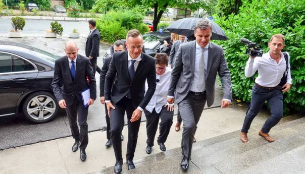 Novalić - Szijjarto: Unapređenje saradnje u mnogim oblastima privrede