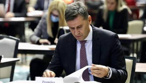 Novalić traži hitno usvajanje: Svim porodiljama u FBiH naknade od 1.000 KM