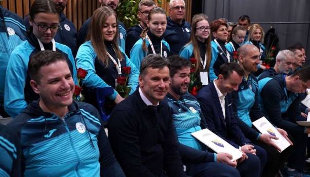 Novalić uputio čestitku reprezentativcima BiH u sjedećoj odbojci