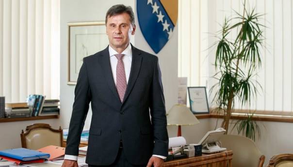 Novalić uputio čestitku za Novu godinu