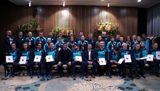 Novalić uručio plakete članovima bh. reprezentacije u sjedećoj odbojci